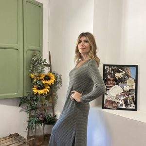 Vestido punto fino escote pico verde