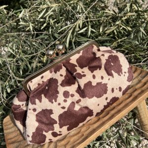 Bolso de mano, estampado marrón y crudo, con pelito