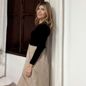 Falda micropana con raya en negro